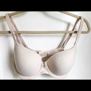 Victoria’s Secret Pale nude lines bra